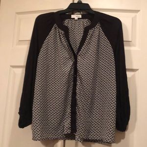 Akaiv -Medium Black/White Blouse with Black Ragland Sleeves